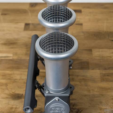 Rennen ITB trio with mesh-filtered velocity stacks, top-down on the bench